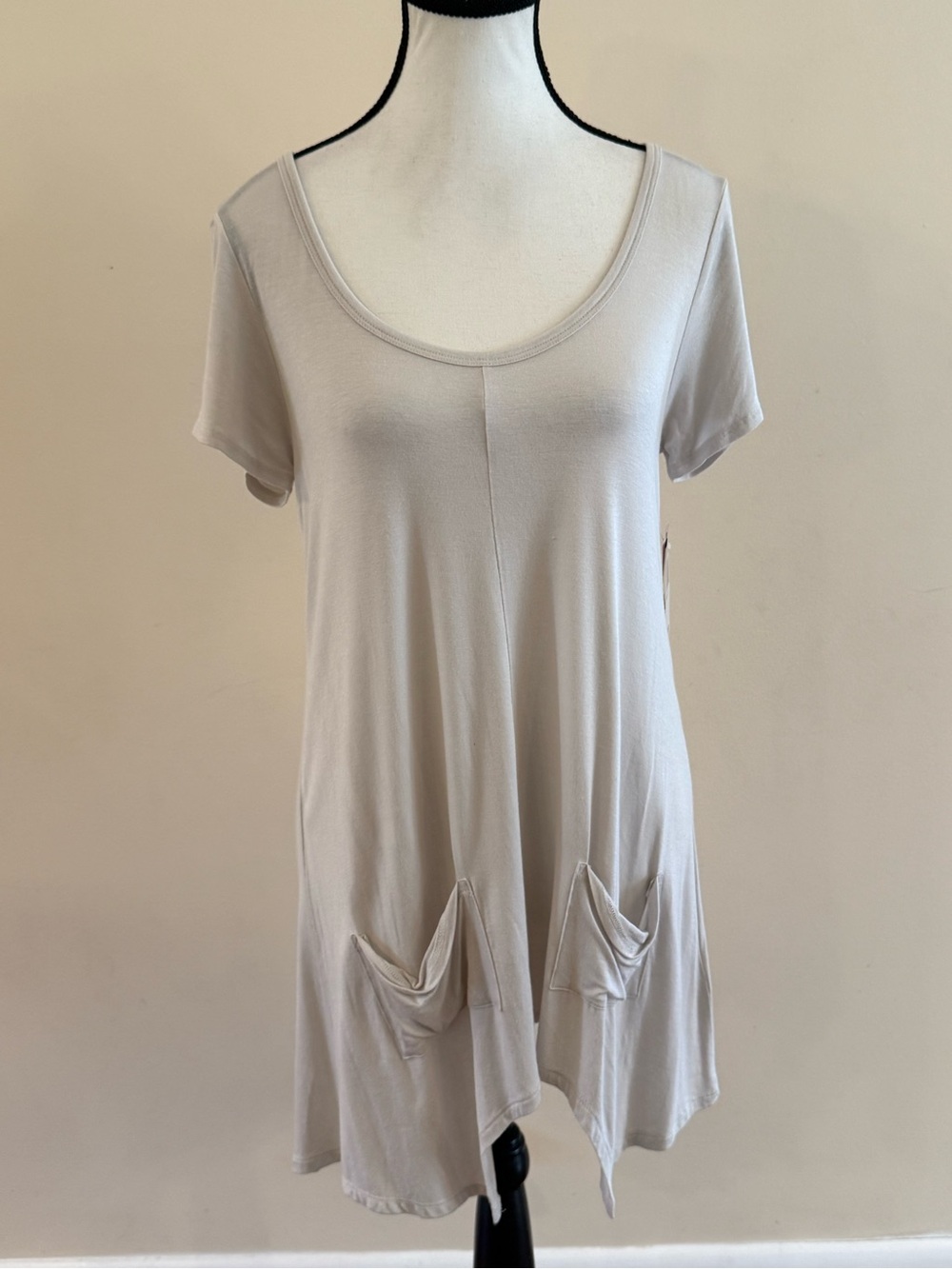 Philosophy Light Beige Scoop Neck Tunic with Front Pockets Size small